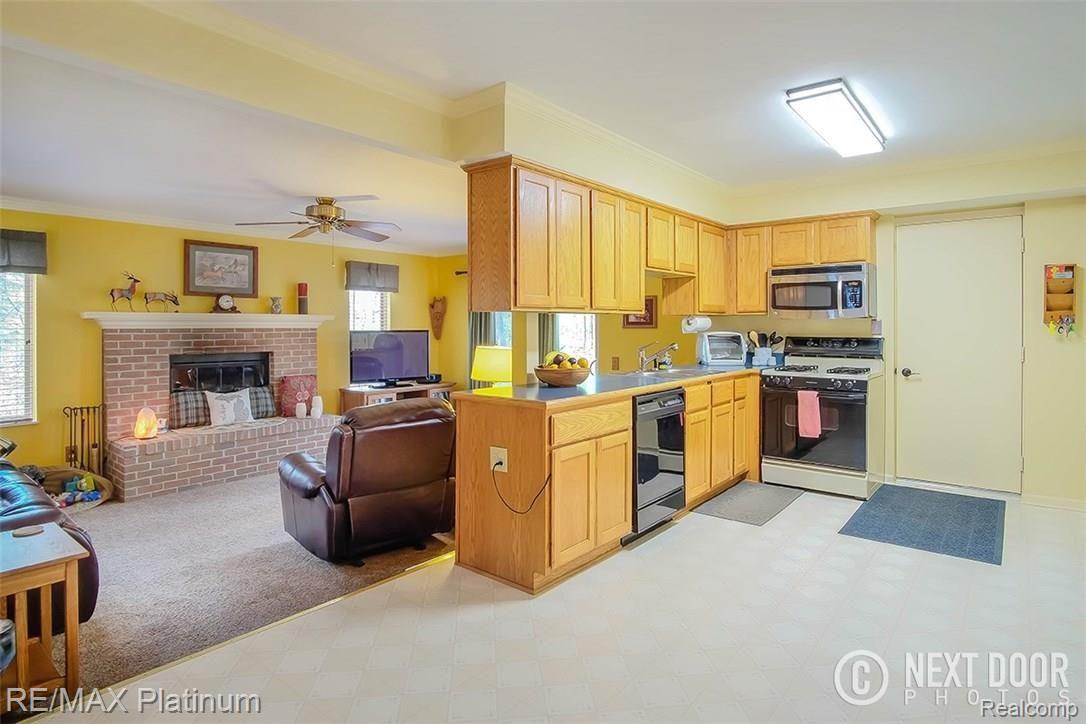 6824 Big Trail Road Holly, MI 48442 - Photo 10 of 28 Kitchen