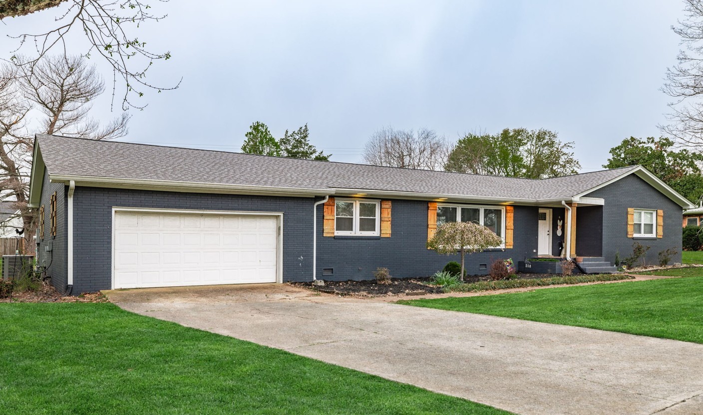 516 North Russell Street Portland, TN 37148 - Photo 2 of 40