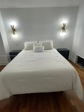 $3,900 | 2333 Brickell Avenue, Unit PH210, Miami, FL 33129