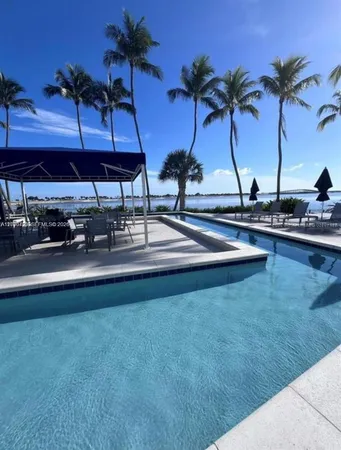 $3,900 | 2333 Brickell Avenue, Unit PH210, Miami, FL 33129