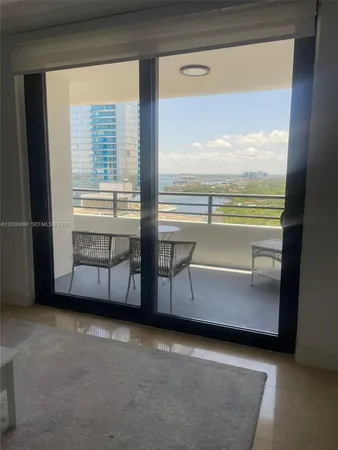 $3,900 | 2333 Brickell Avenue, Unit PH210, Miami, FL 33129