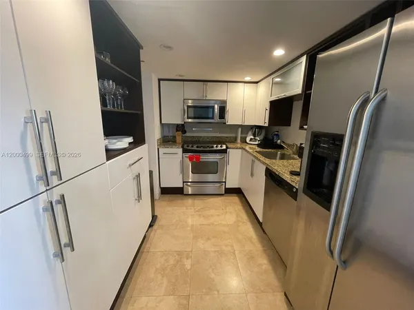 $3,900 | 2333 Brickell Avenue, Unit PH210, Miami, FL 33129