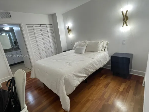 $3,900 | 2333 Brickell Avenue, Unit PH210, Miami, FL 33129