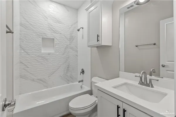 $1,250 | 2705 West Israel Avenue, Alton, TX 78573