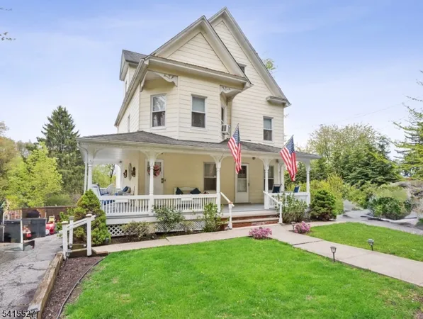 $2,600 | 196 Mt Kemble Avenue, Morristown, NJ 07960