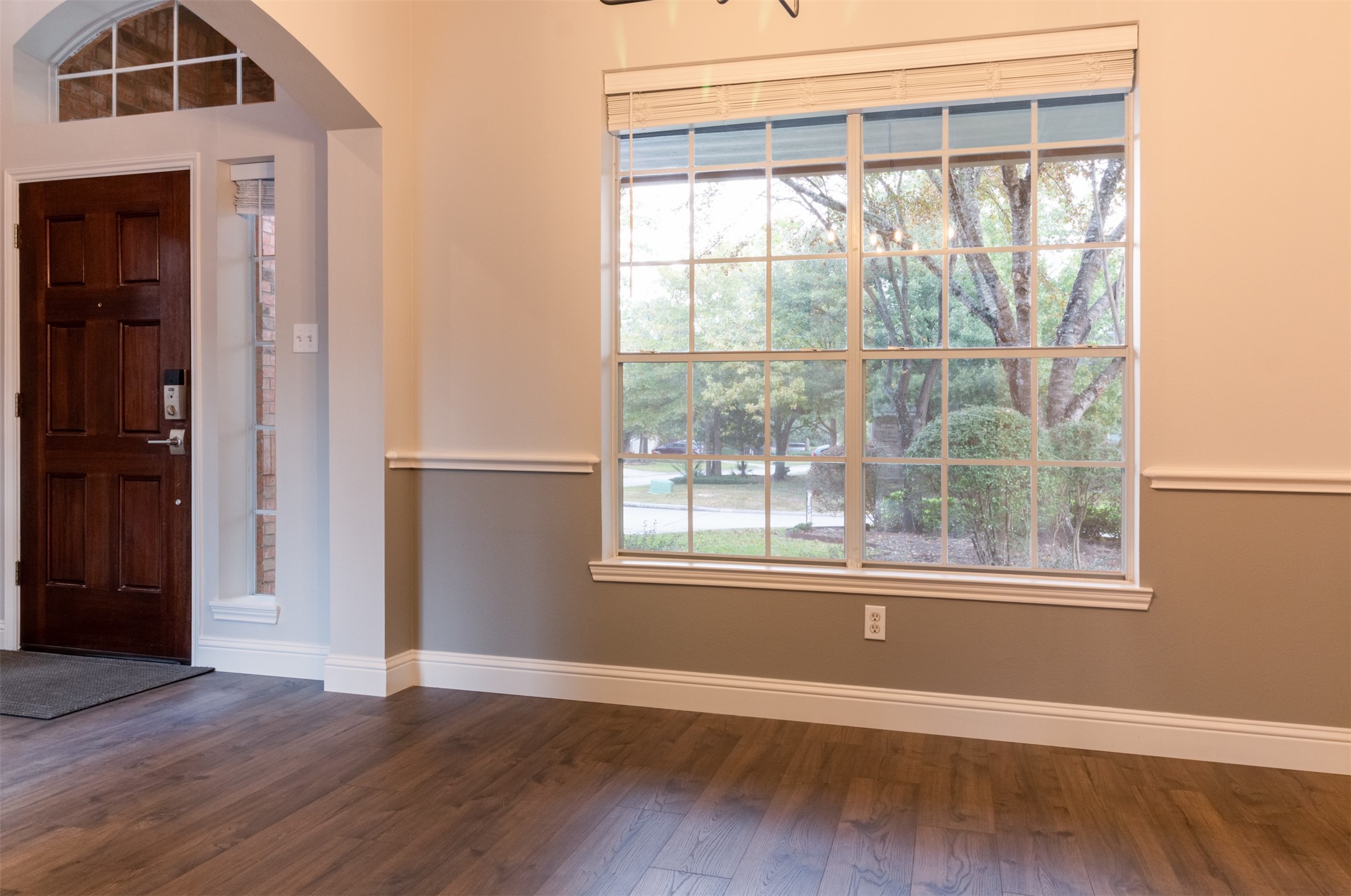 46 Wimberly Way Conroe, TX 77385 - Photo 3 of 16