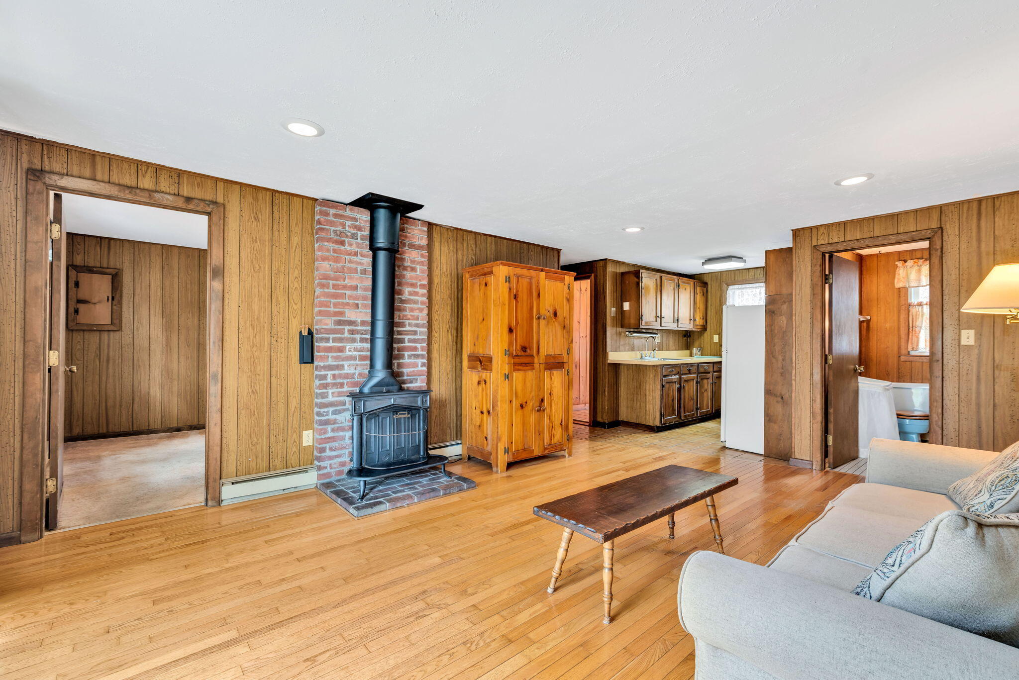 10 Bartlett Road Wellfleet, MA 02667 - Photo 16 of 41 Livingroom