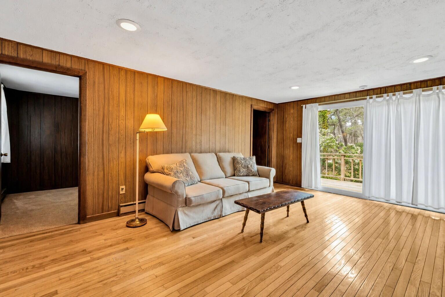 10 Bartlett Road Wellfleet, MA 02667 - Photo 18 of 41 Livingroom