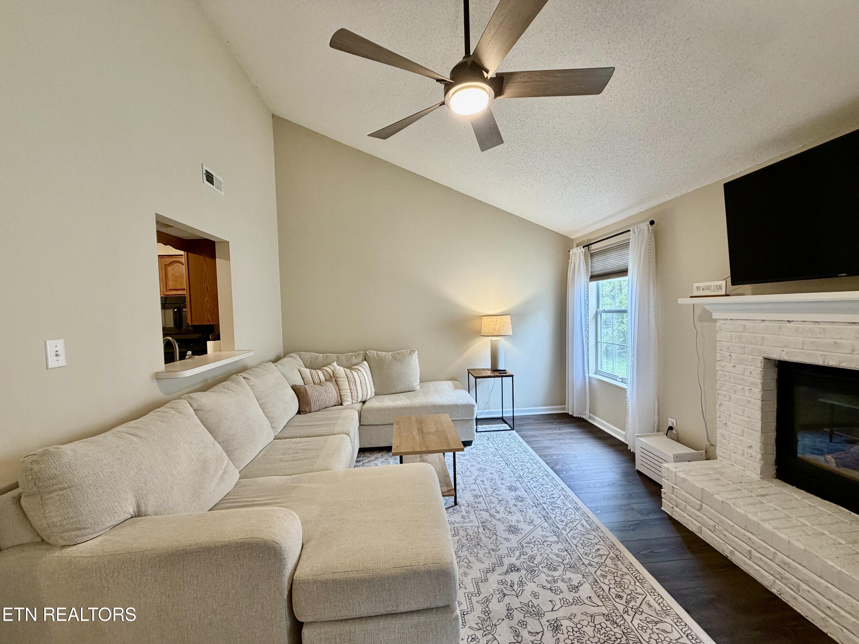 8045 Stablegate Way Powell, TN 37849 - Photo 8 of 22 IMG_8539