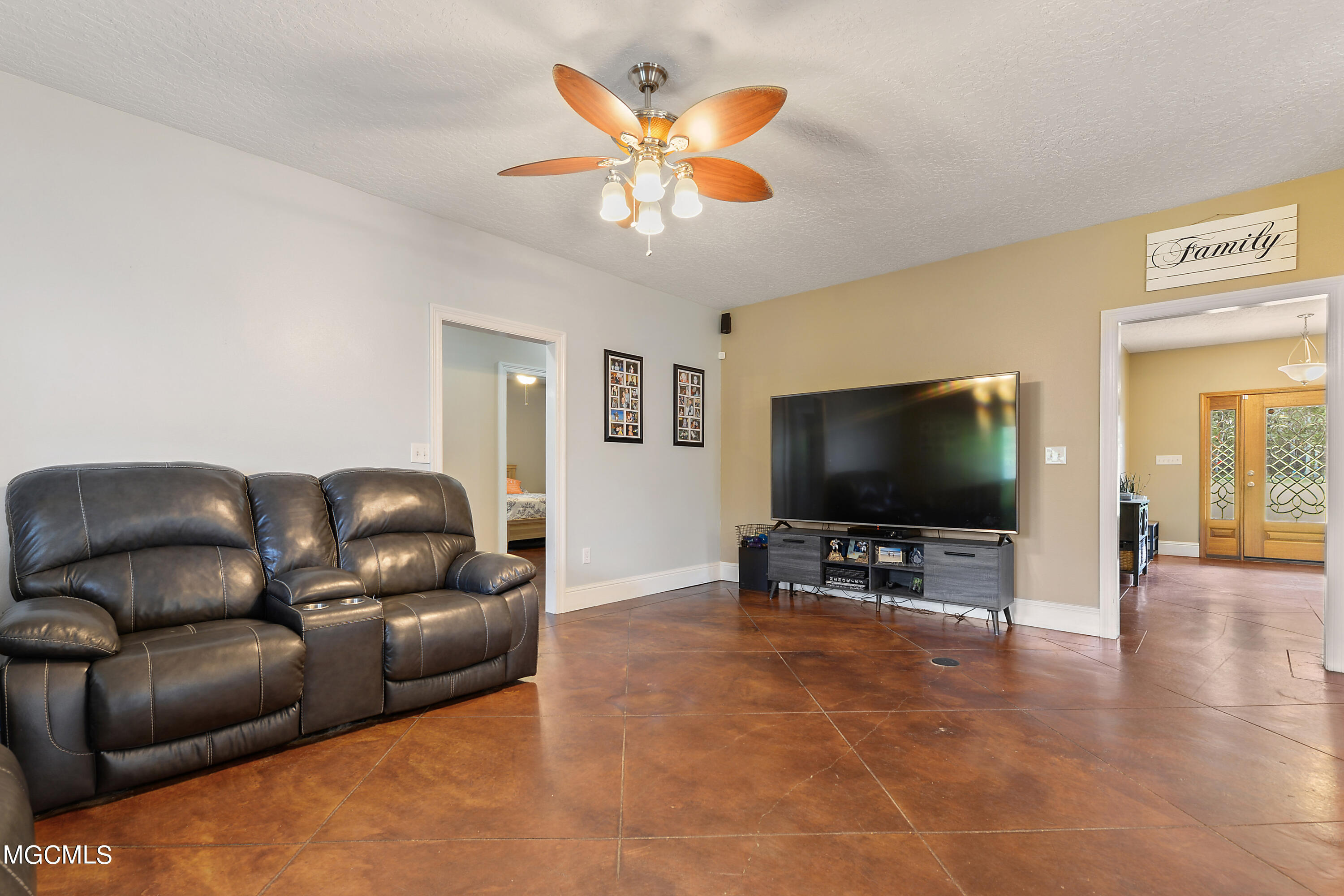 2820 Granada Road Vancleave, MS 39565 - Photo 4 of 29 Family Room of 2820 Granada Rd