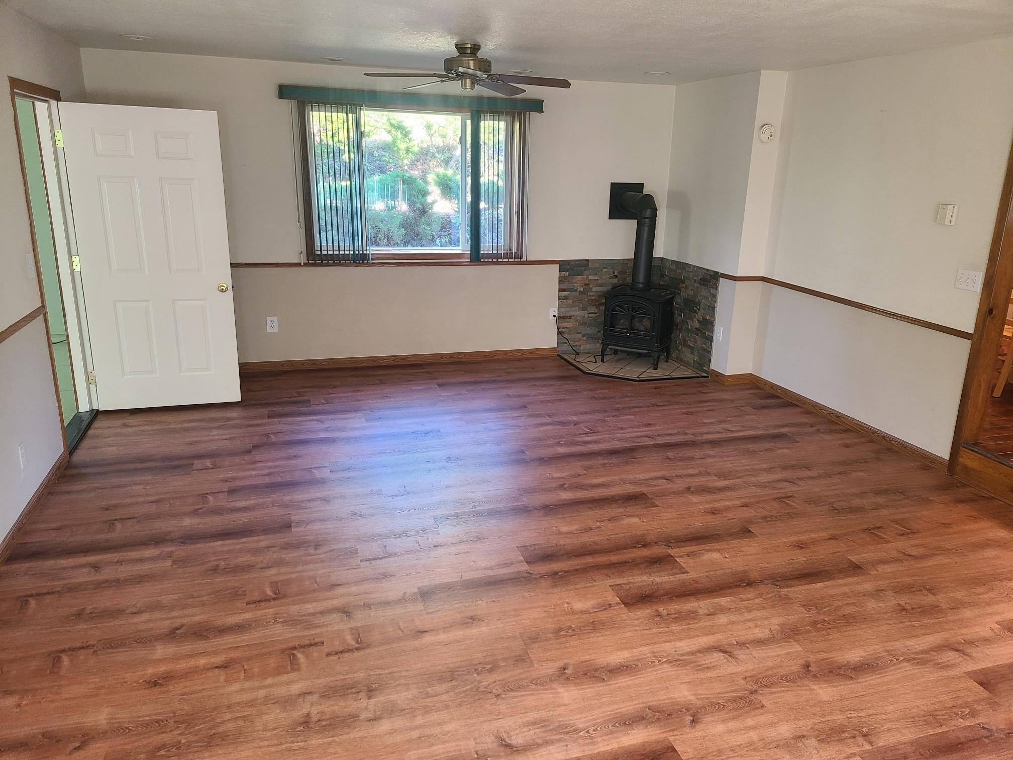 3898 Shoestring Road Riddle, OR 97469 - Photo 11 of 50 11
