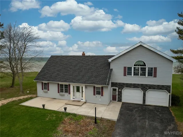 $695,000 | 2765 West Lake Road, Wilson, NY 14172