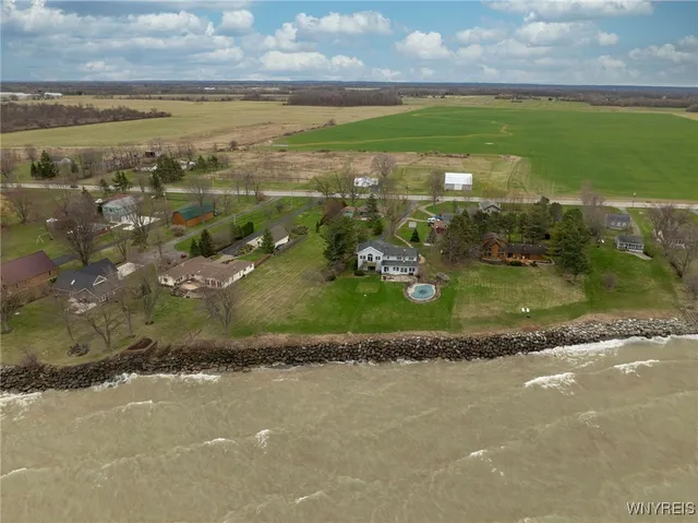 $695,000 | 2765 West Lake Road, Wilson, NY 14172