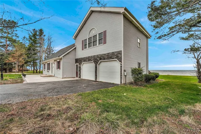 $695,000 | 2765 West Lake Road, Wilson, NY 14172