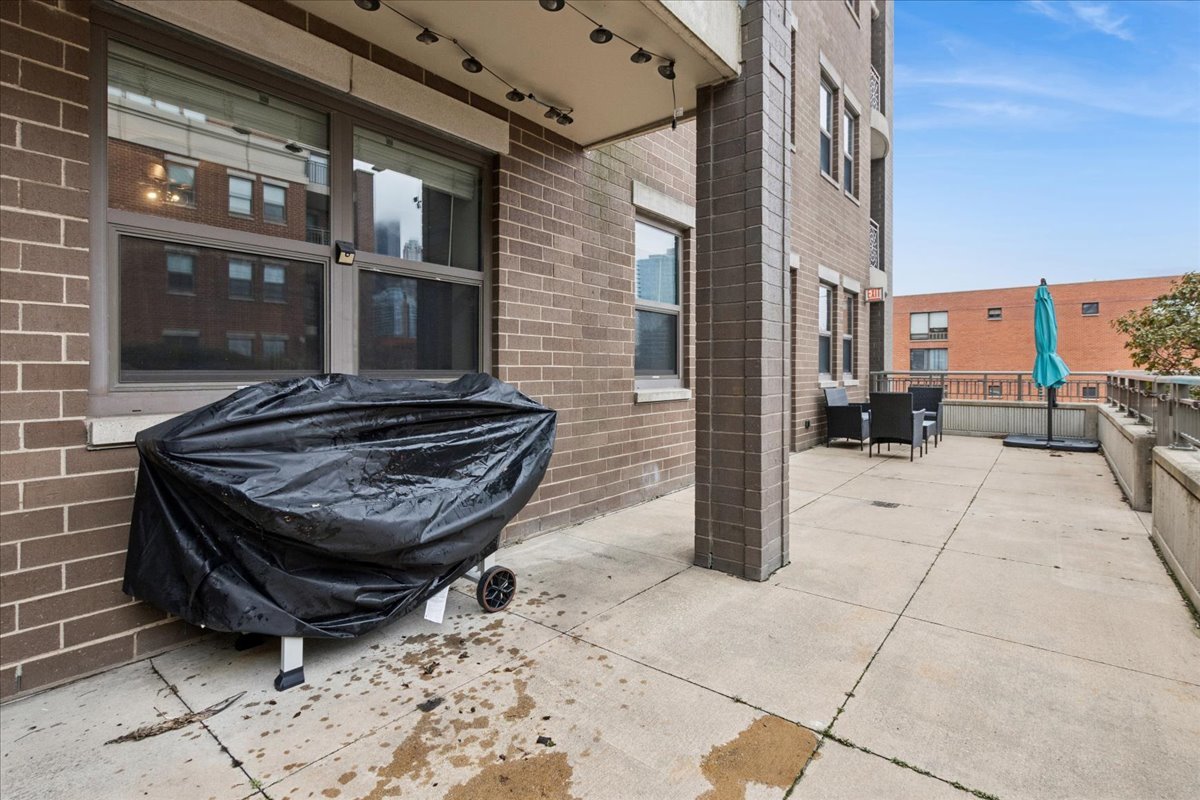 1155 South State Street, Unit 400 Chicago, IL 60605 - Photo 22 of 27 a view of steet corner