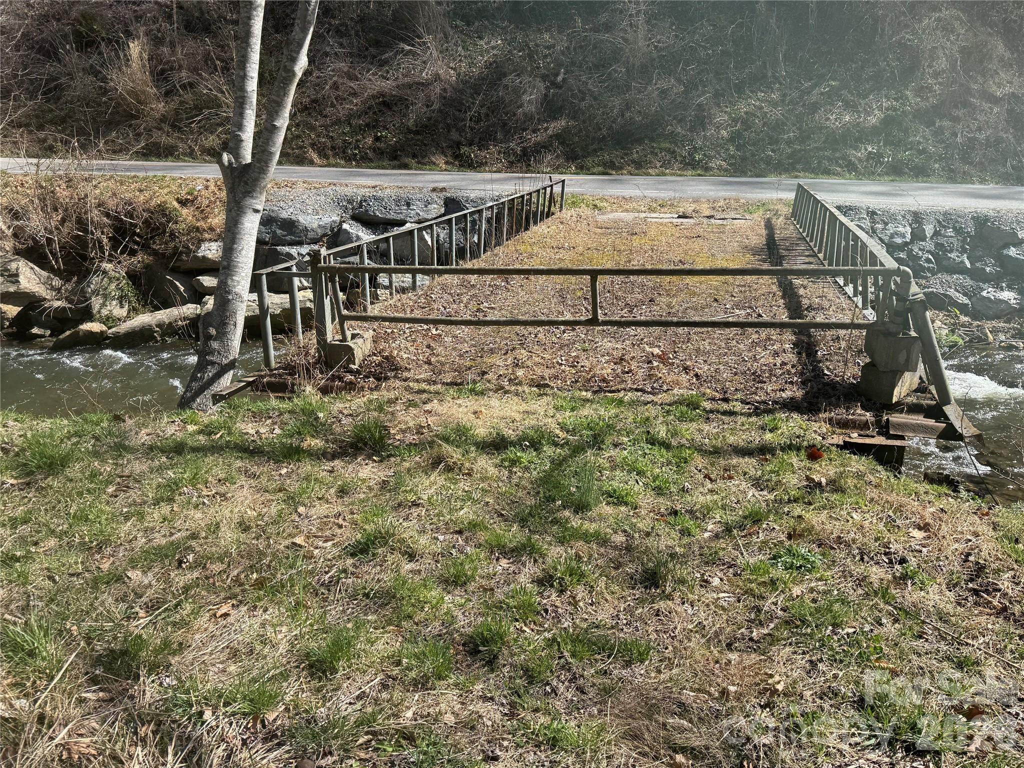 11288 Big Laurel Road Marshall, NC 28753 - Photo 3 of 33