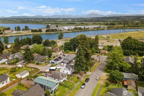 $739,000 | 2126 East Grand Avenue, Everett, WA 98201