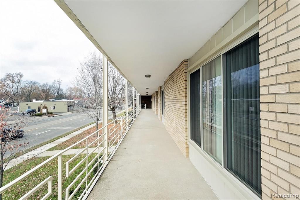 3314 Greenfield Road Royal Oak, MI 48073 - Photo 3 of 18