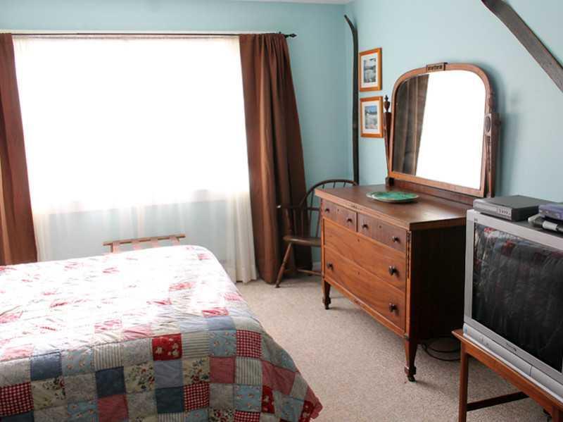 14 Upper Dunbar Road Seal Harbor, ME 04675 - Photo 13 of 17 Bedroom.