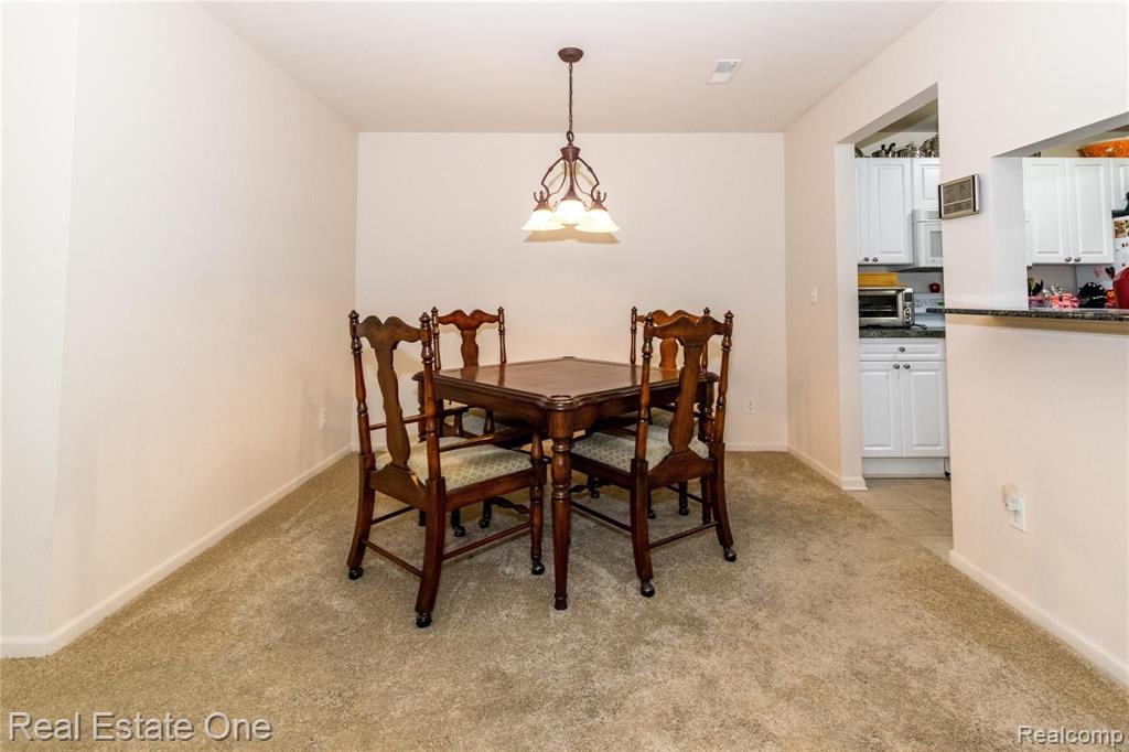 3531 Oakmonte Boulevard Rochester, MI 48306 - Photo 9 of 25