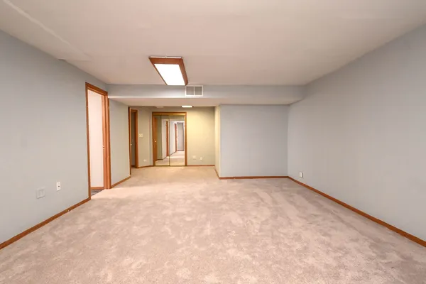 $699,900 | 5495 Chapel Hill, Gurnee, IL 60031