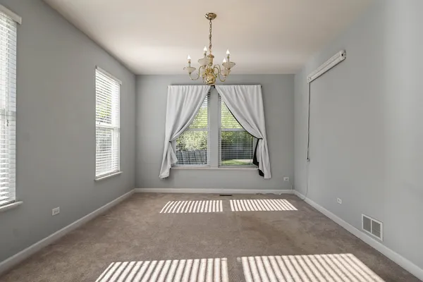 $699,900 | 5495 Chapel Hill, Gurnee, IL 60031