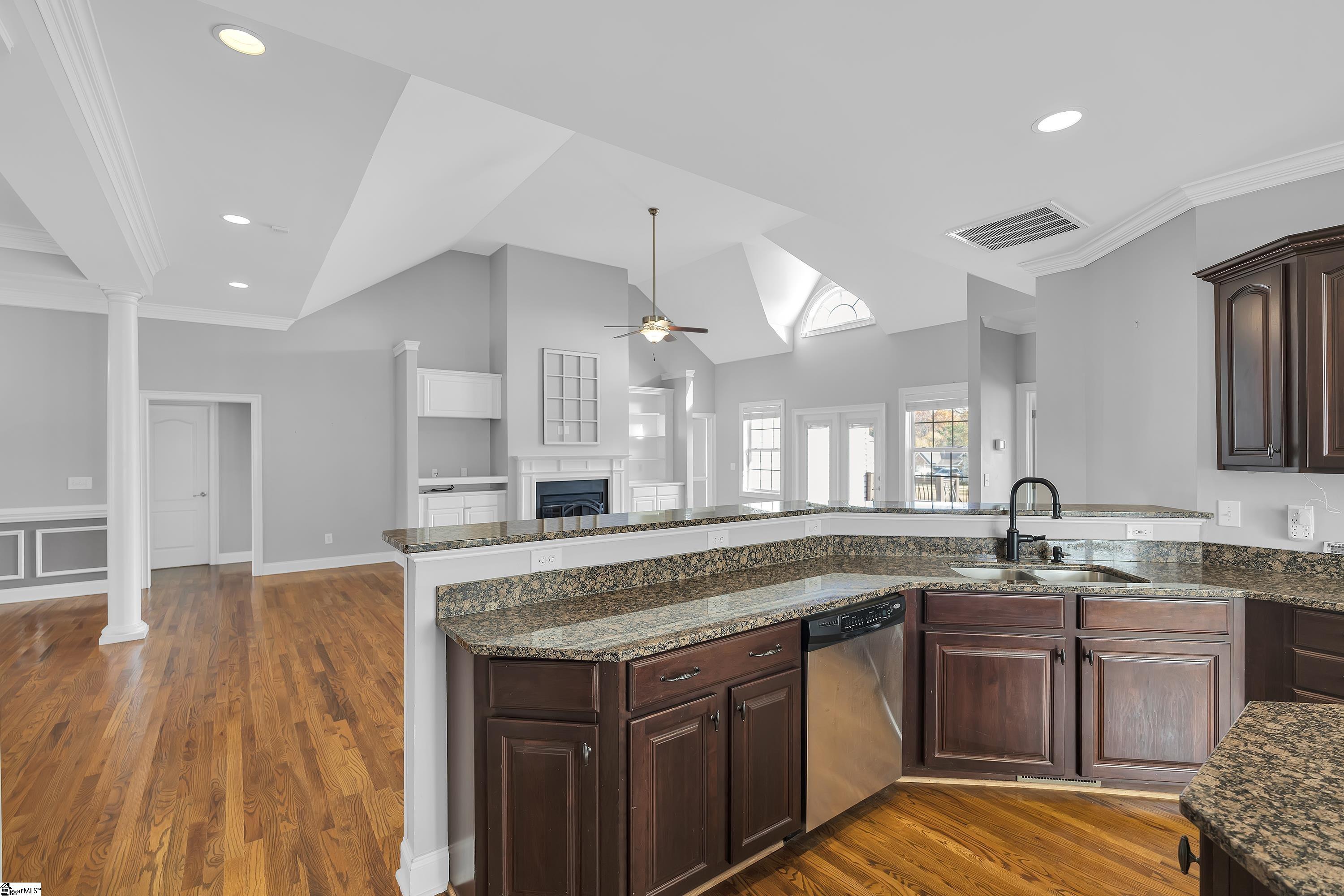 718 Dills Farm Way Greer, SC 29651 - Photo 4 of 40