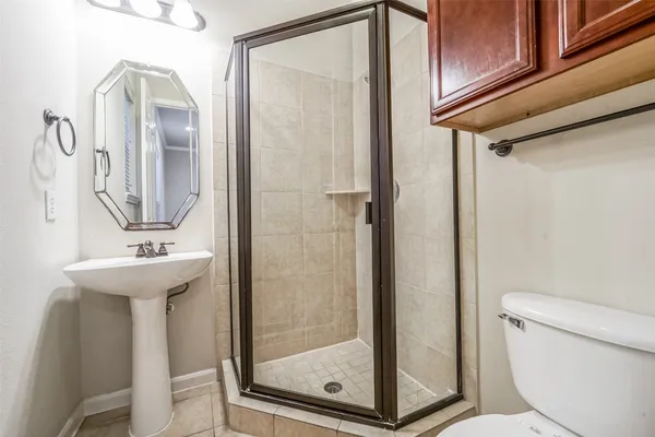 $2,700 | 1117 St Agnes Street, Unit D, Houston, TX 77030