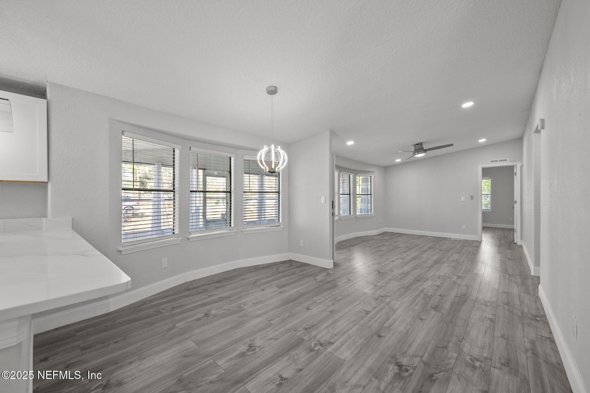 200 High Ridge Road Satsuma, FL 32189 - Photo 14 of 33 Dining/ LR