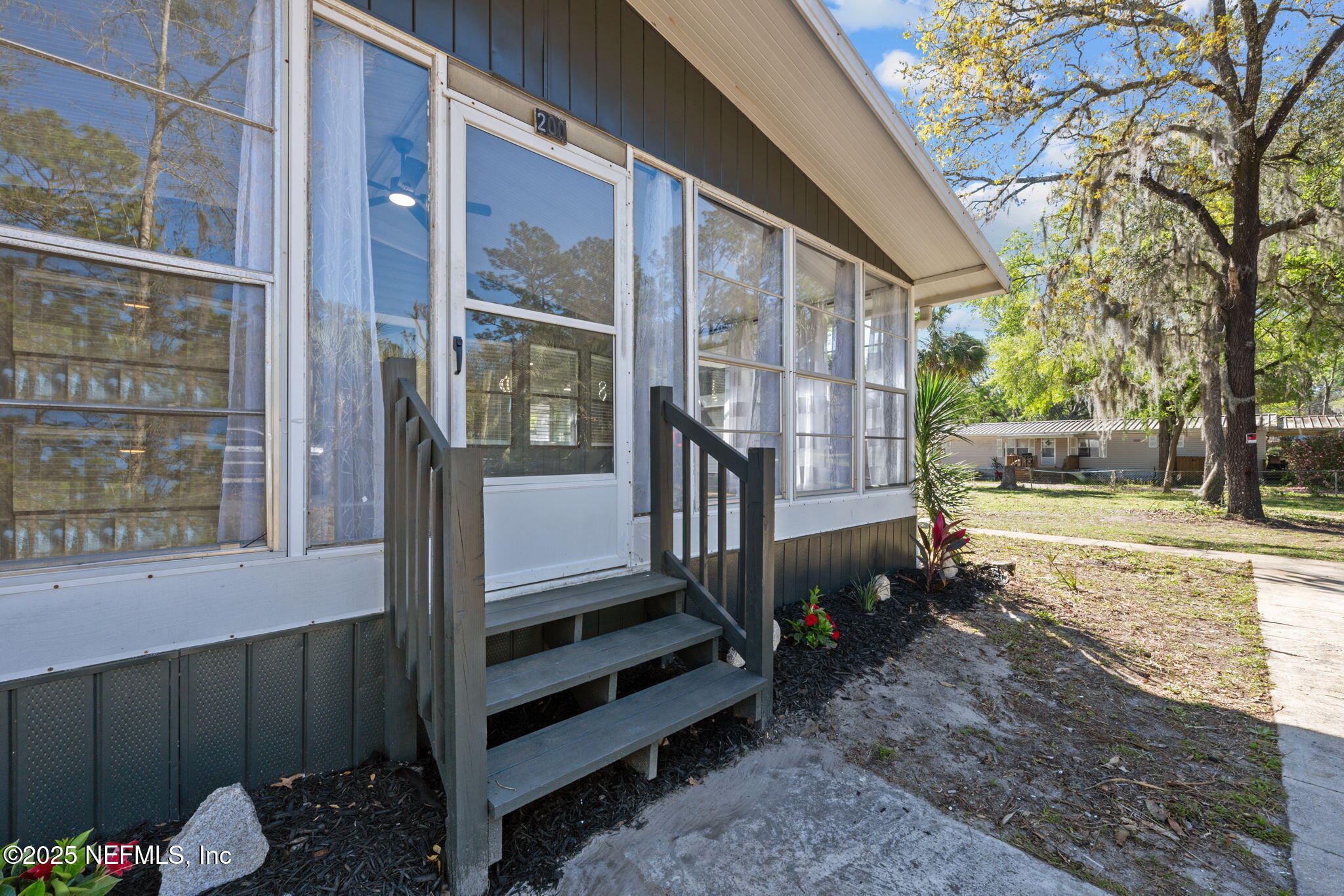 200 High Ridge Road Satsuma, FL 32189 - Photo 8 of 33 Florida Room