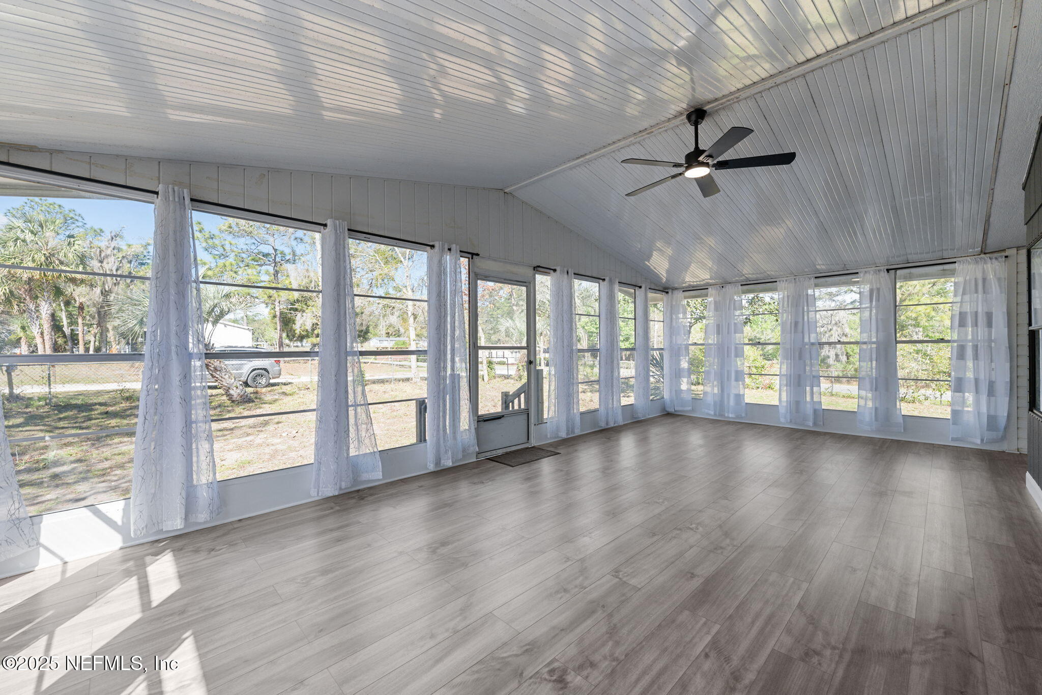 200 High Ridge Road Satsuma, FL 32189 - Photo 10 of 33 Florida Room 1