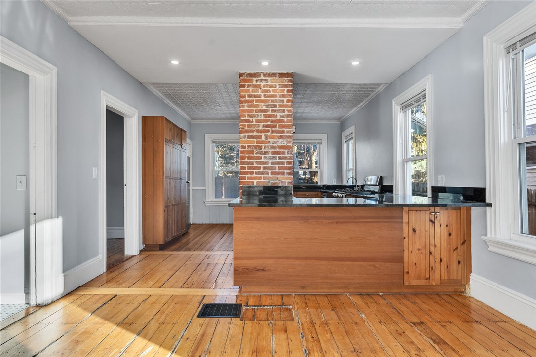 45 Wendell Street Providence, RI 02909 - Photo 8 of 42