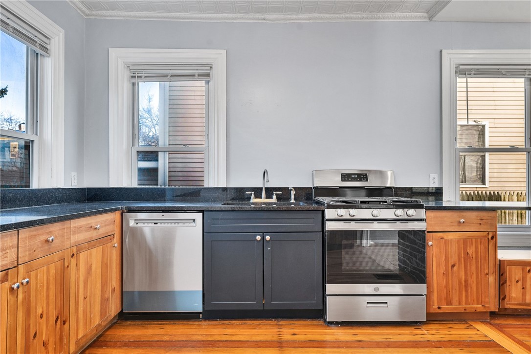 45 Wendell Street Providence, RI 02909 - Photo 9 of 42