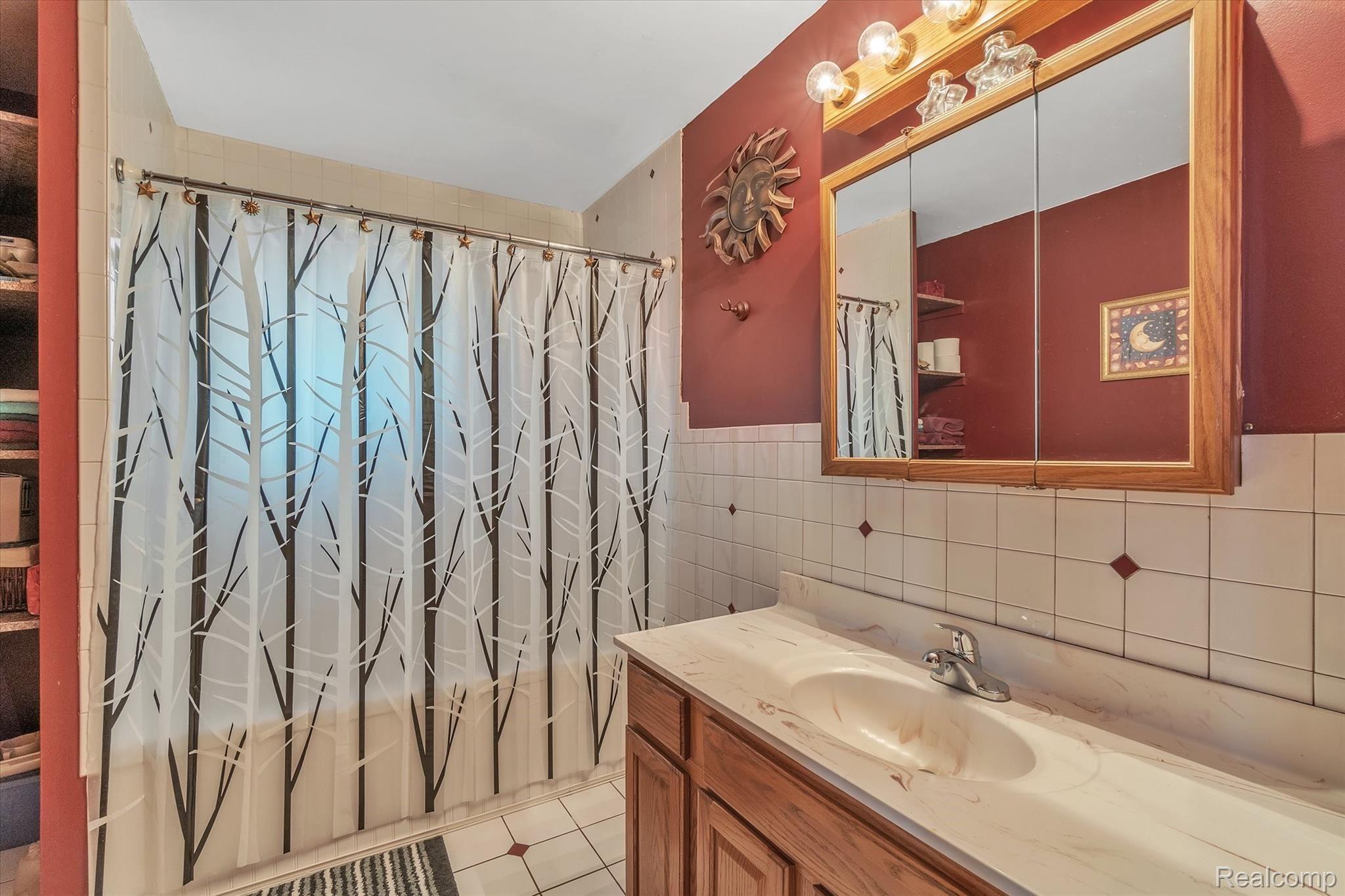 5190 South Bull Run Road Gregory, MI 48137 - Photo 37 of 38 Full Bath