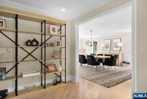 $2,500,000 | 739 Shoshone Trail, Franklin Lakes, NJ 07417