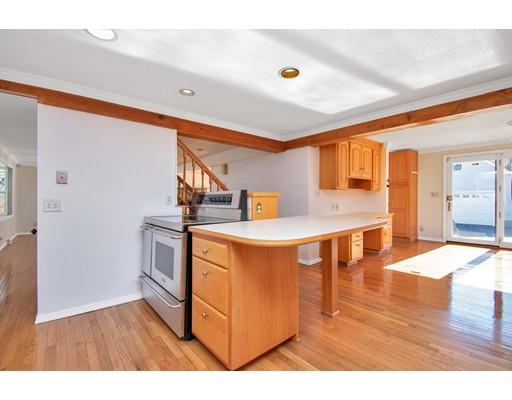 131 Laconia Street Springfield, MA 01129 - Photo 8 of 34