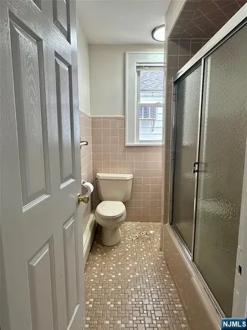 $2,950 | 7-31 Henderson Boulevard, Unit 1, Fair Lawn, NJ 07410