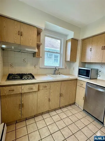 $2,950 | 7-31 Henderson Boulevard, Unit 1, Fair Lawn, NJ 07410