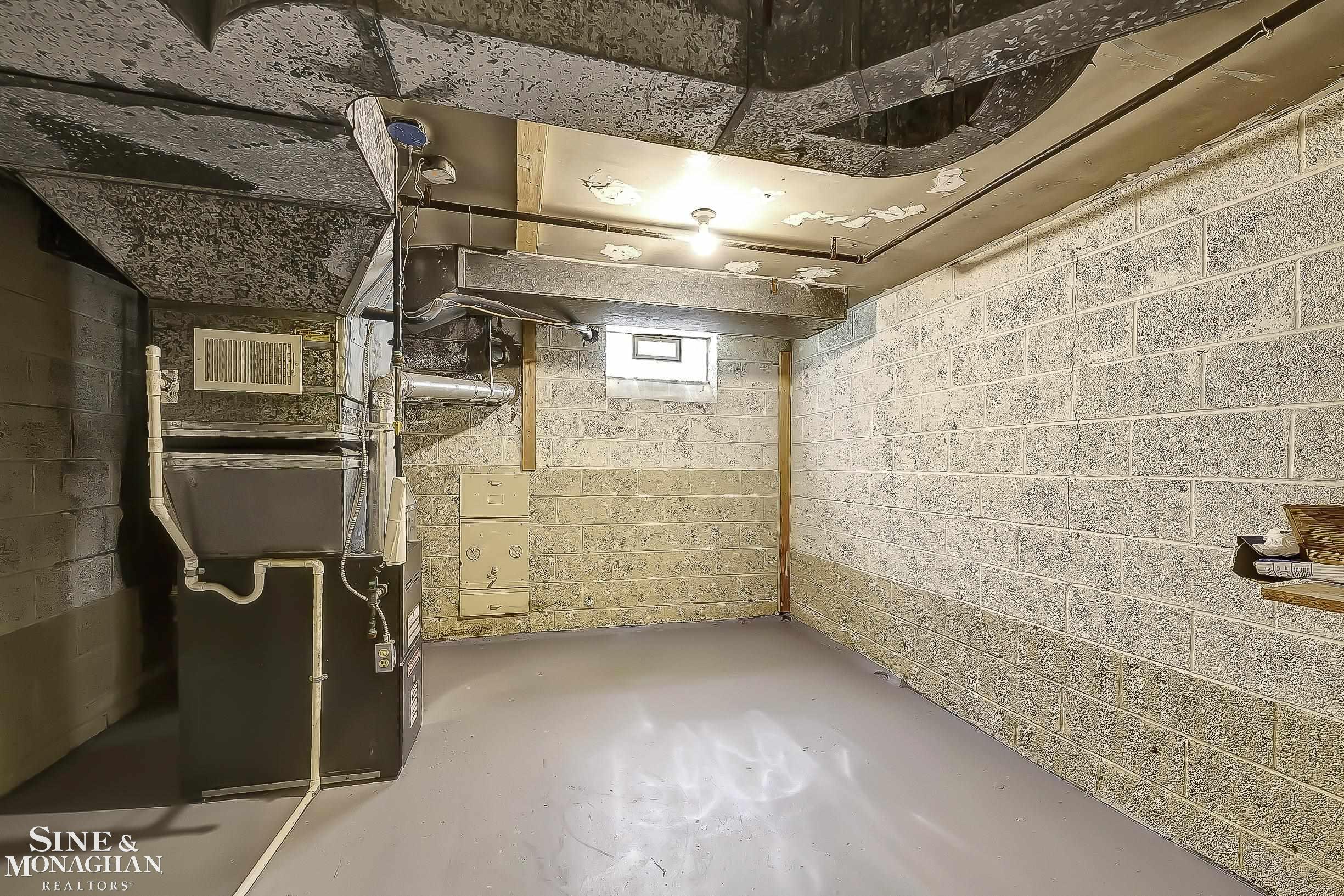 814 Harcourt Road Grosse Pointe Park, MI 48230 - Photo 17 of 70