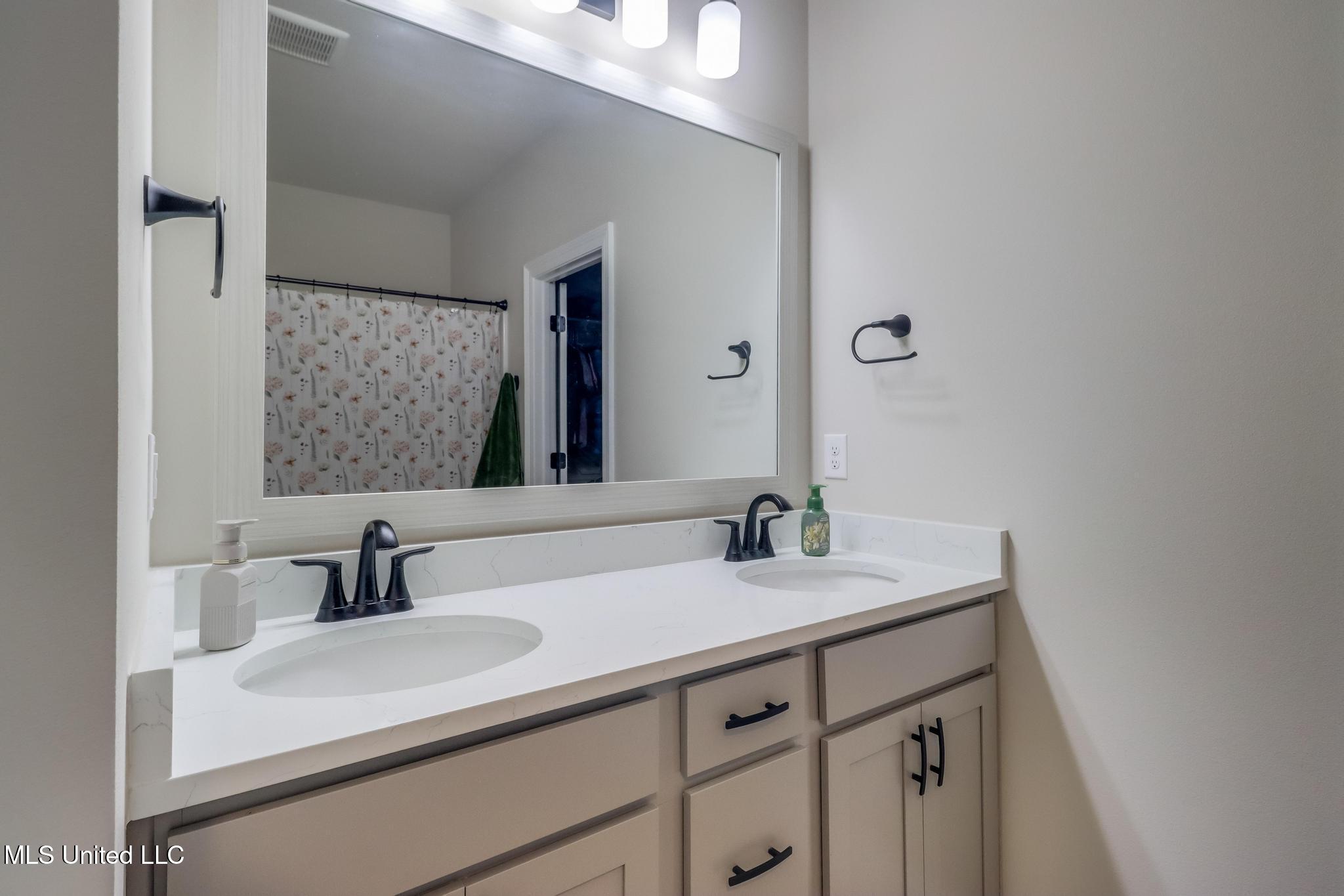 3 Boland Cove Long Beach, MS 39560 - Photo 14 of 26 Primary Bathroom
