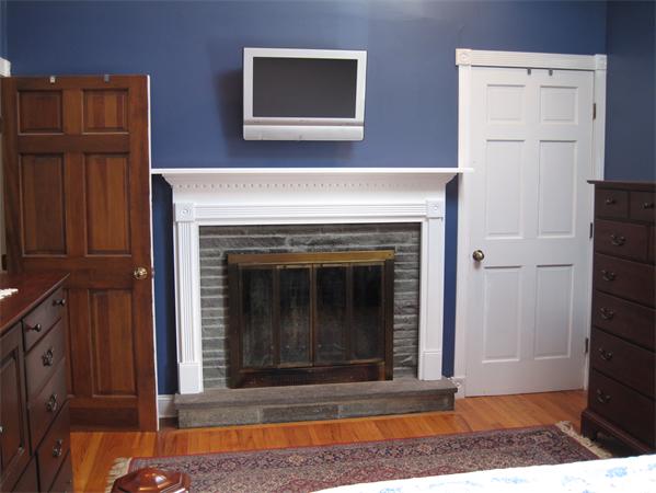 902 Crandall Road Tiverton, RI 02878 - Photo 5 of 20