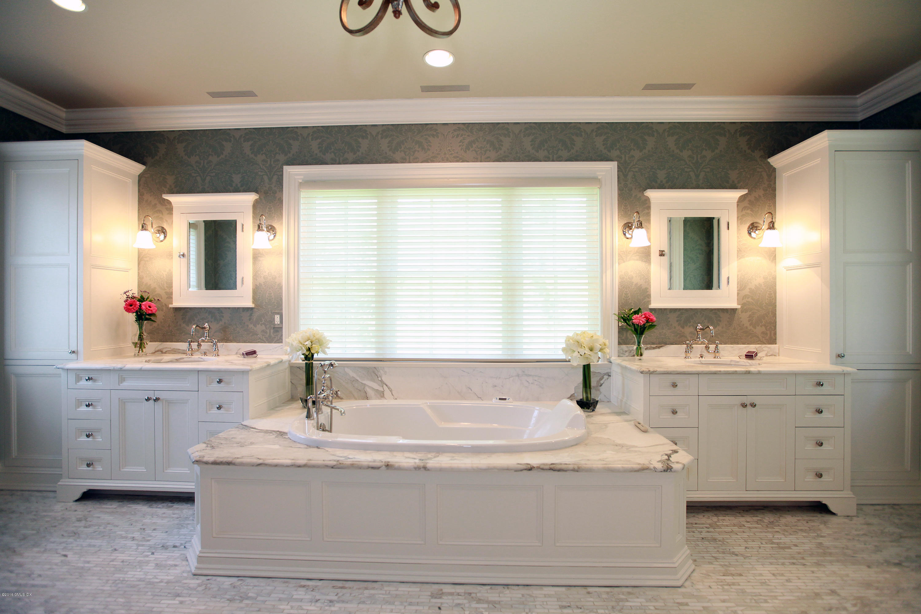 9 Andrews Road Greenwich, CT 06830 - Photo 18 of 28 Master Bath