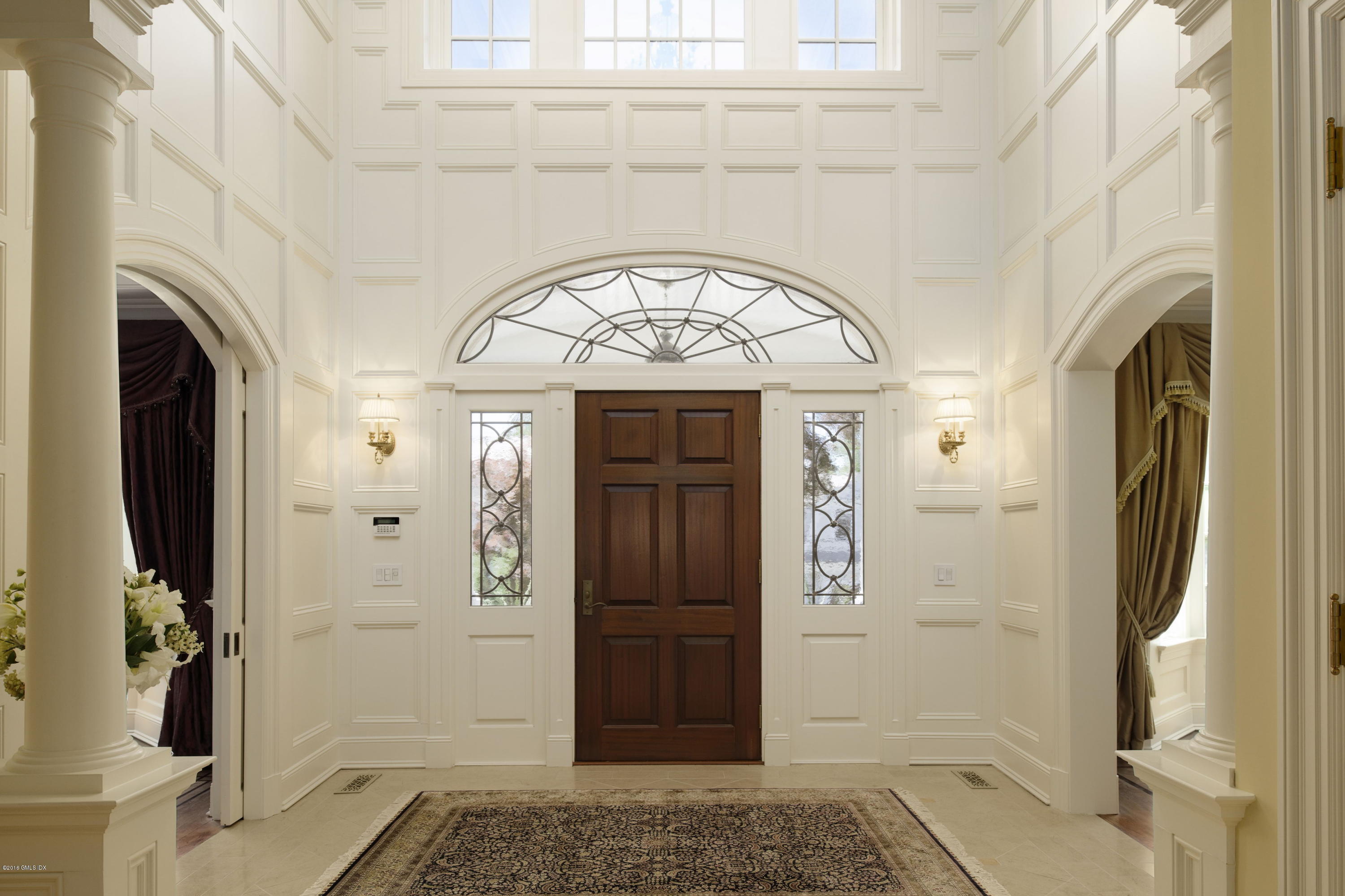 9 Andrews Road Greenwich, CT 06830 - Photo 5 of 28 Front Hall