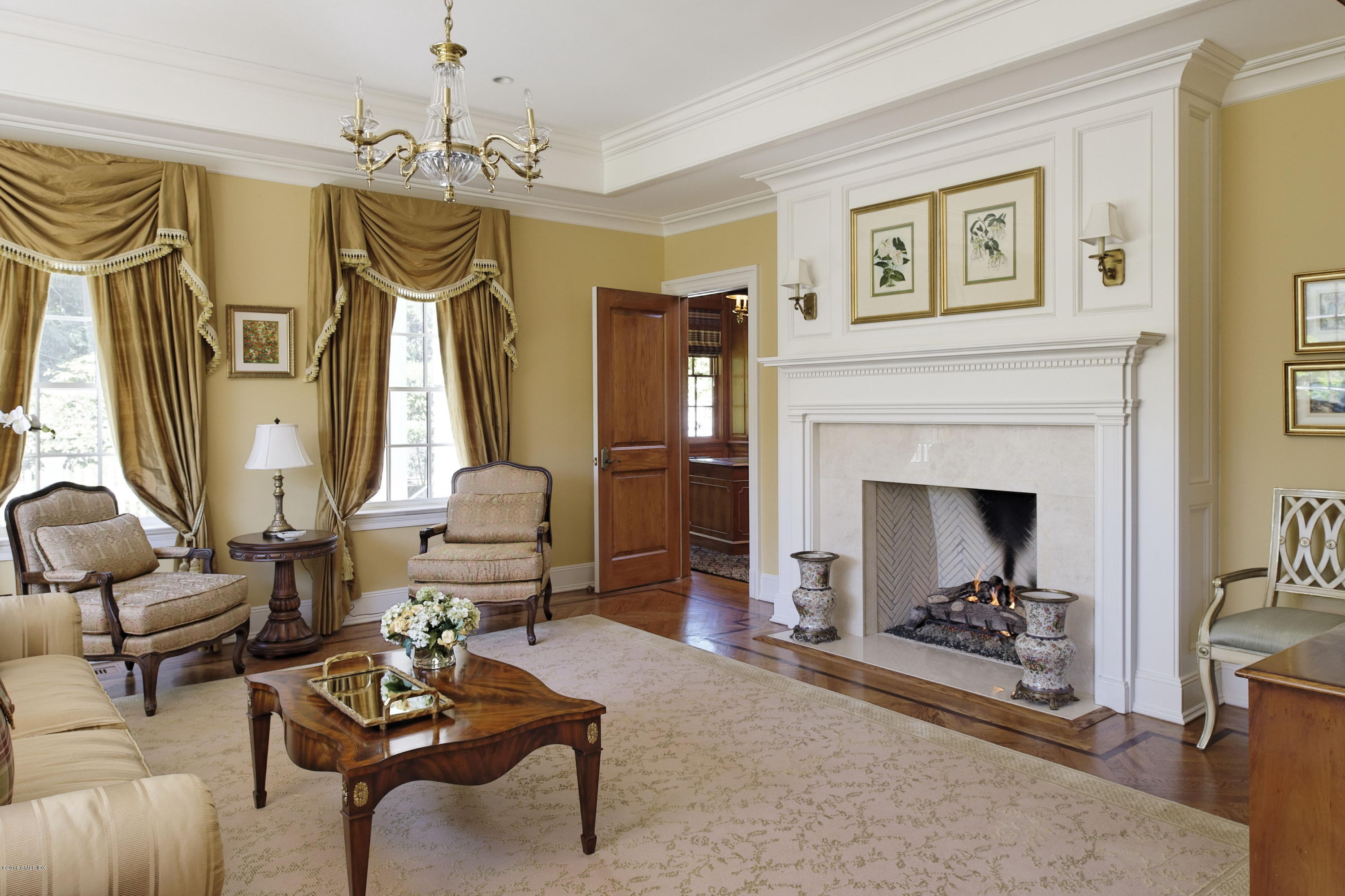 9 Andrews Road Greenwich, CT 06830 - Photo 7 of 28 Living Room