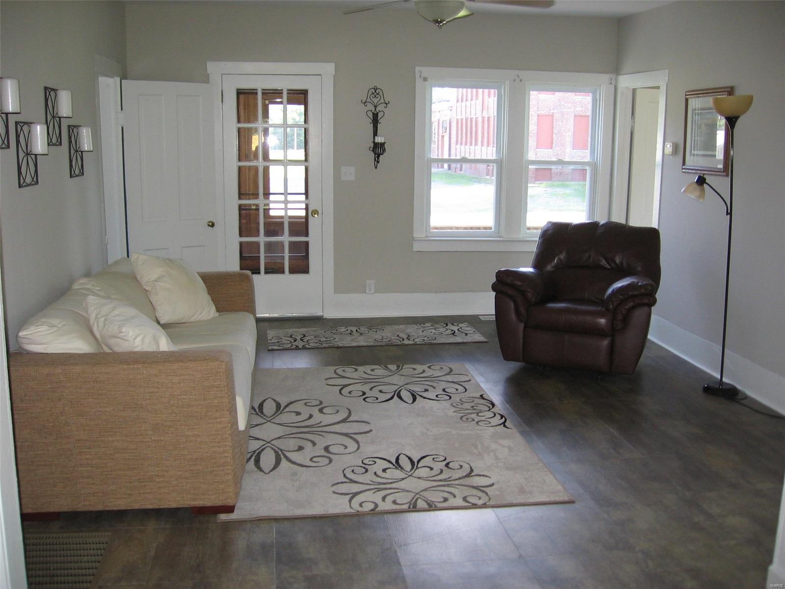 509 Clinton Street Keyesport, IL 62253 - Photo 4 of 27 Gallery Image 4
