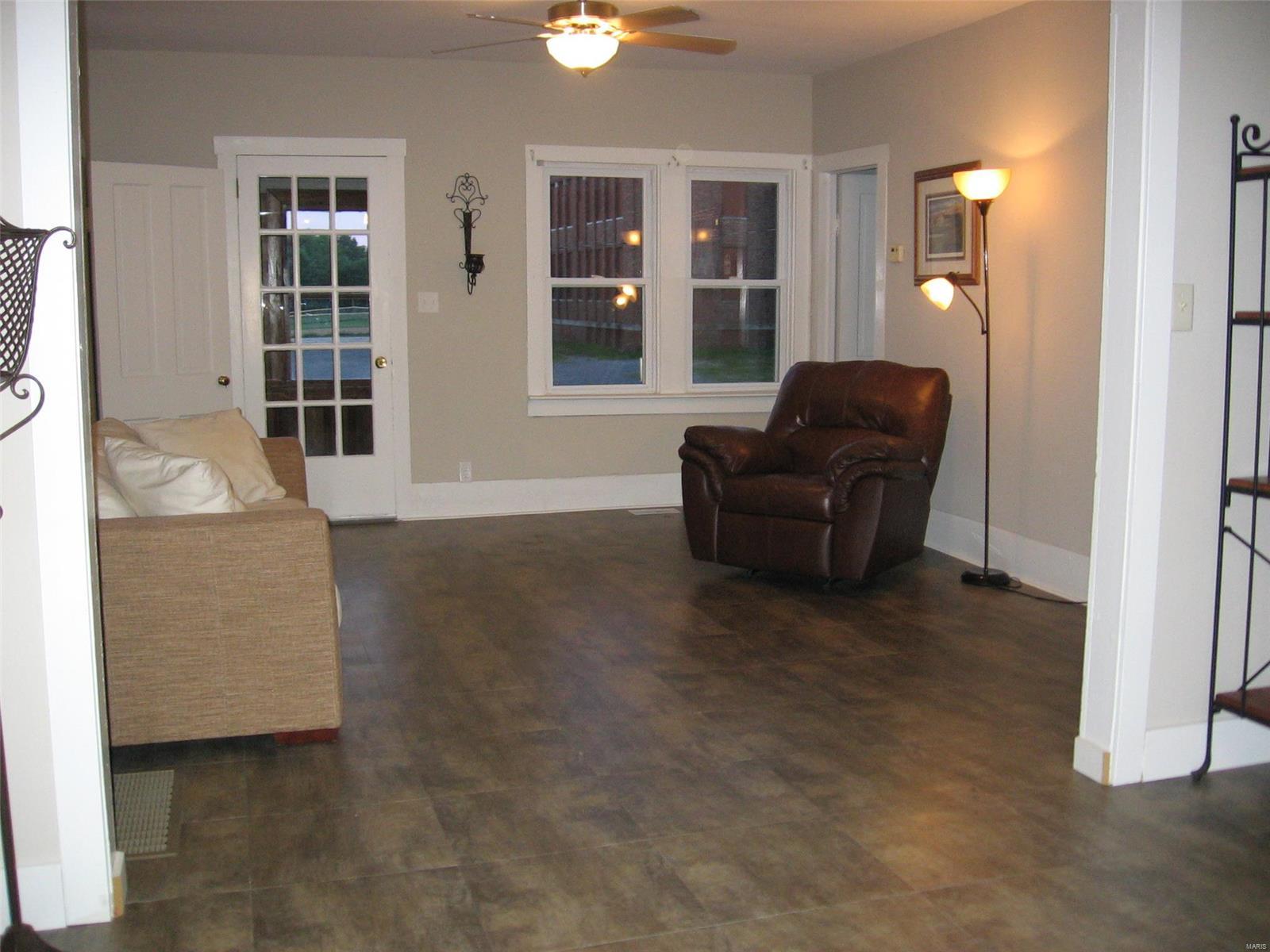 509 Clinton Street Keyesport, IL 62253 - Photo 5 of 27 Gallery Image 5
