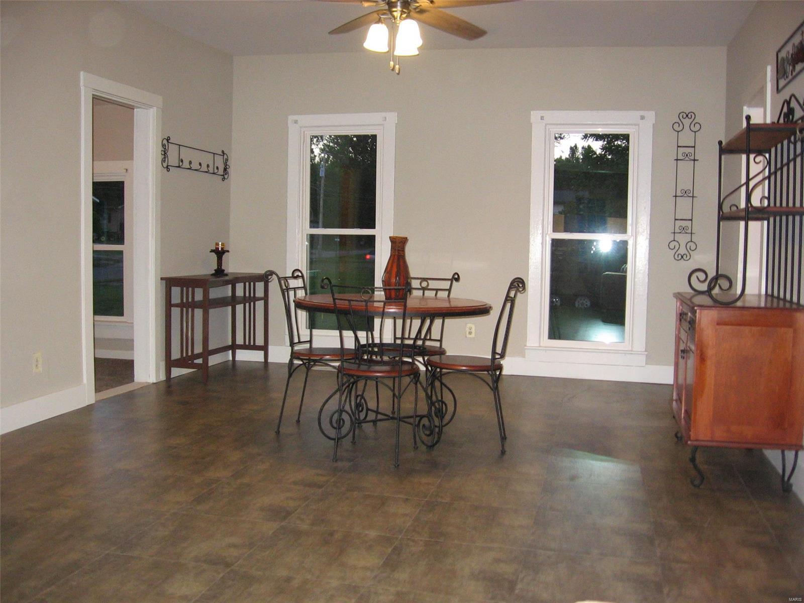 509 Clinton Street Keyesport, IL 62253 - Photo 7 of 27 Gallery Image 7