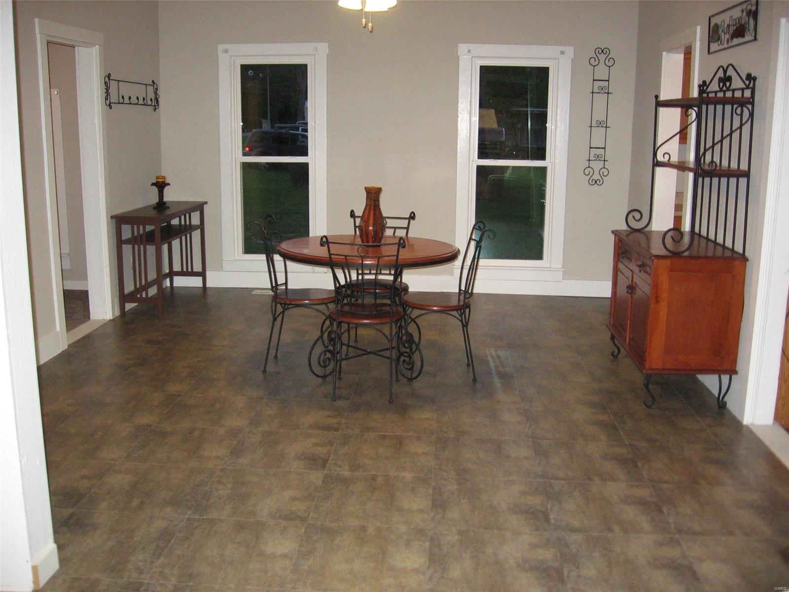 509 Clinton Street Keyesport, IL 62253 - Photo 8 of 27 Gallery Image 8