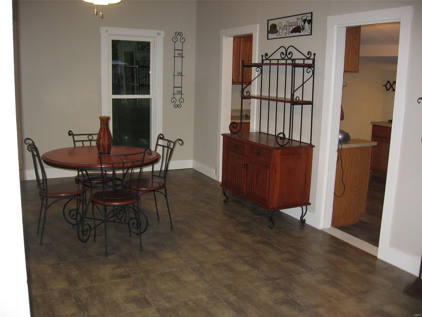 509 Clinton Street Keyesport, IL 62253 - Photo 9 of 27 Gallery Image 9