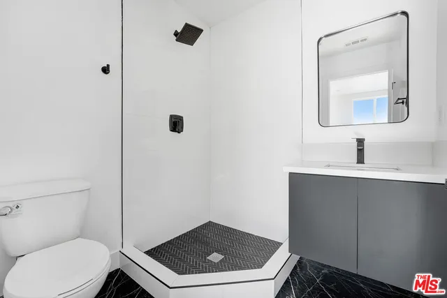 $15,600 | 1200 West 38th Street, Los Angeles, CA 90037